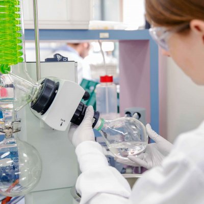 UQ’s Queensland Alliance for Environmental Health Sciences researcher Elissa O’Malley conducting wastewater analysis. Image: UQ